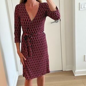 DVF StyleCustom Print Classic Wrap Dress size 8